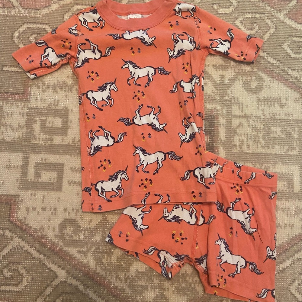 Hanna Andersson Size 5 Unicorn Pajamas